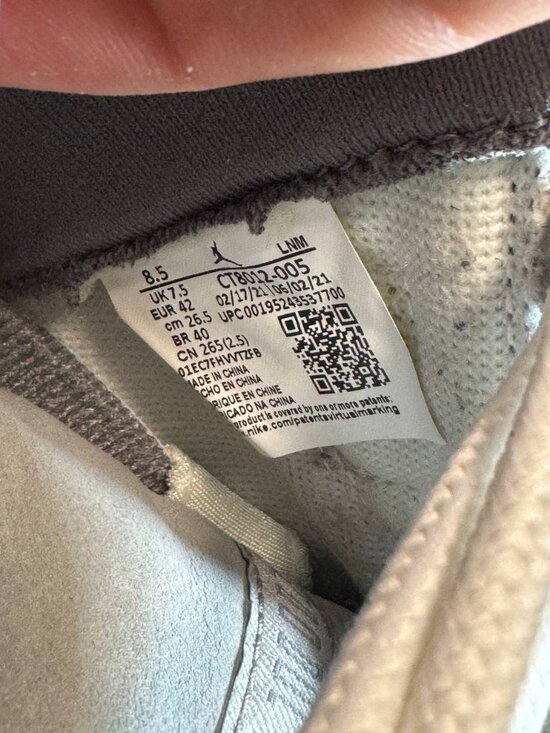 Size 8.5 | Jordan 11 Cool Grey With Box | Pre-Owned main image 6